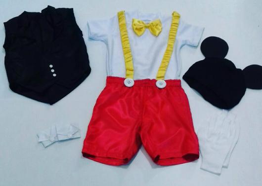 Fantasia do Mickey Baby conjunto com bermuda vermelha, camiseta branca e grava amarela