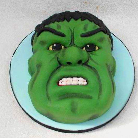 Bolo do Hulk no formato do rosto do personagem 3D