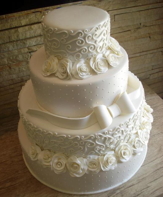 bolo fake de biscuit para casamento
