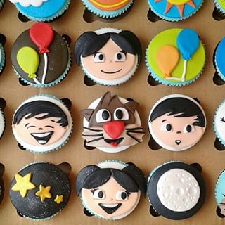 cupcake Show da Luna feito com pasta americana