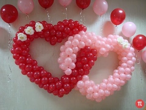 Decoração Dia dos Namorados com balões no formato de guirlanda