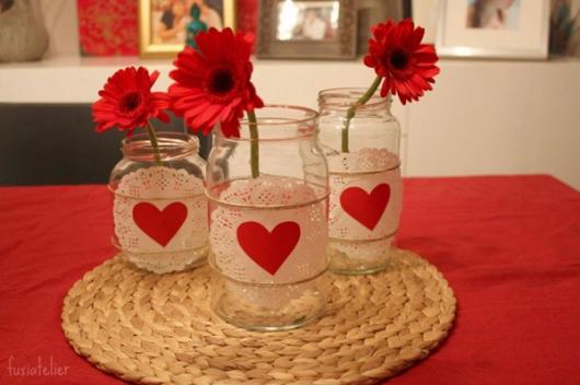 Decoração Dia dos Namorados simples vaso de flor
