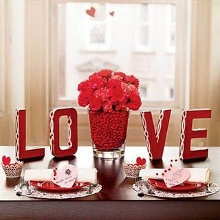 Decoração Dia dos Namorados no jantar com flores vermelhas