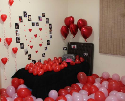 Decoração Dia dos Namorados no quarto com balões e foto