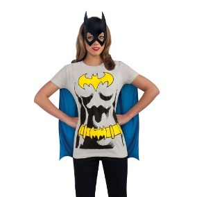 Fantasia Batgirl improvisada com blusa estampada