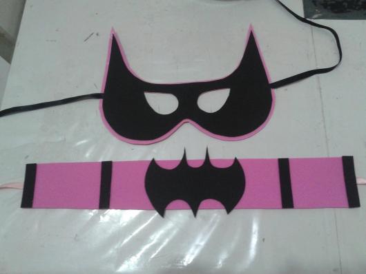 Fantasia Batgirl improvisada máscara e cinto de EVA