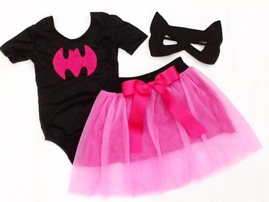Fantasia Batgirl infantil com body rosa e preta