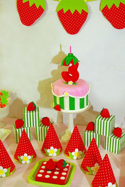 Festa da Moranguinho decoração com kit festa