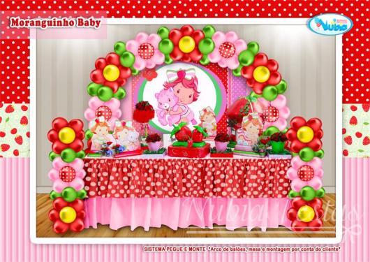 Festa da Moranguinho decoração baby vermelha e rosa