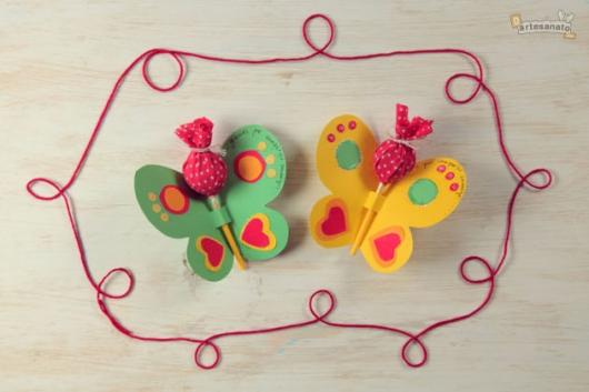 Lembrancinhas Fáceis de Fazer para festa infantil pirulito no formato de borboleta