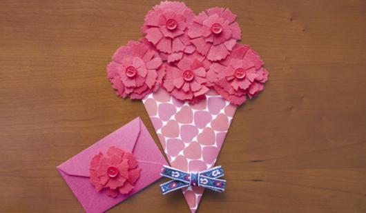 Lembrancinhas Fáceis de Fazer para o Dia Das Mães cartão no formato de arranjo de flores