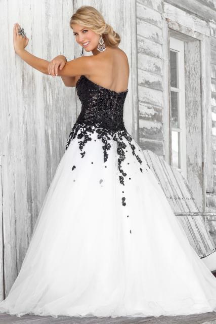 vestido debutante preto e branco