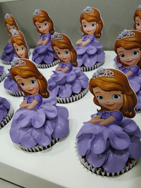 Cupcake Princesa Sofia com toten princesa