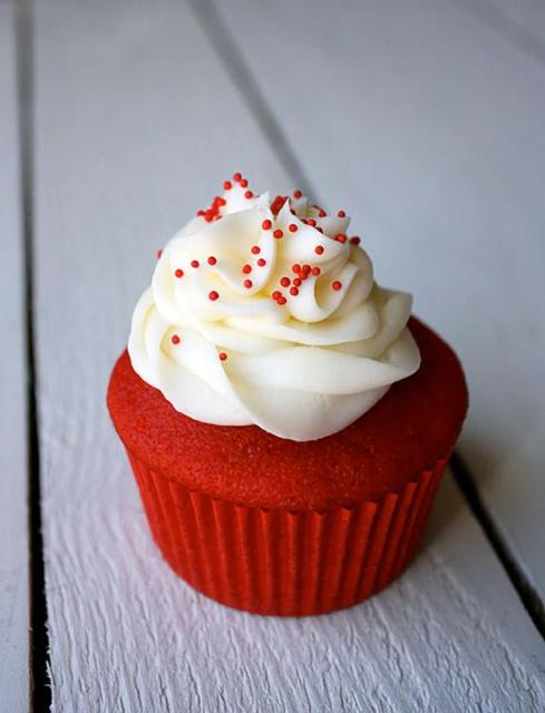 Cupcake simples red velvet.