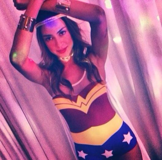 Thaila Ayala de Mulher Maravilha.