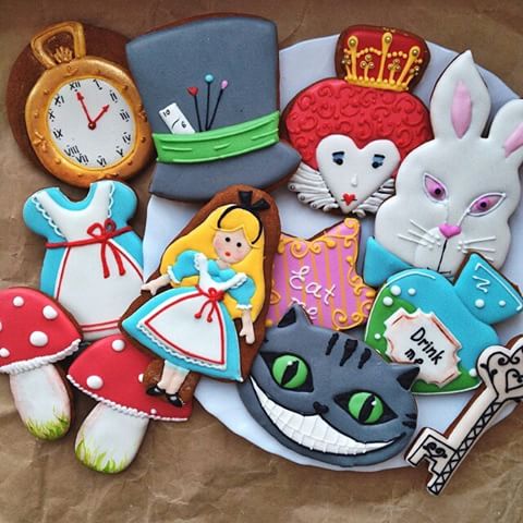 Biscoitos Decorados infantil tema Alice No País das Maravilhas