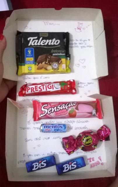 Caixa Surpresa para Namorado com frases e chocolates de vários tipos