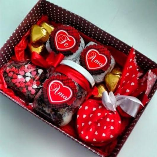 Caixa Surpresa para Namorado de chocolate personalizado