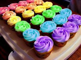 Cobertura para Cupcake colorido com forma de arco íris