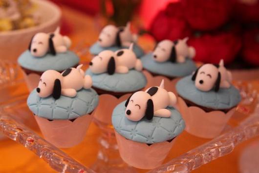 Cupcakes Decorados com pasta americana Snoopy