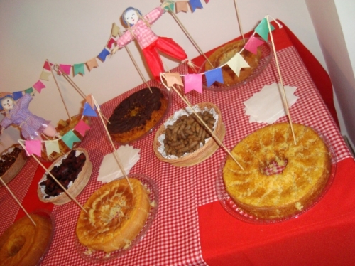 Decoração Festa Junina simples pratos decorados