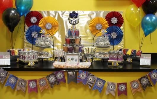 Festa Transformers decoração baby com flores papel