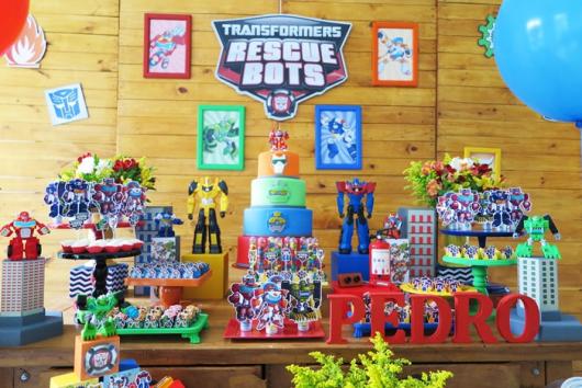 Festa Transformers decoração Rescue Bots com quadrinhos