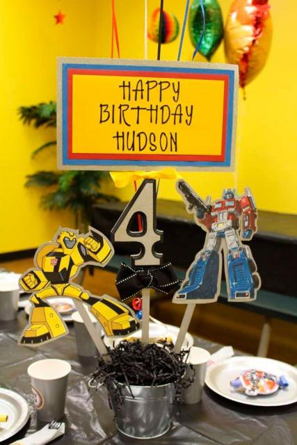 Festa Transformers decoração baby com displays