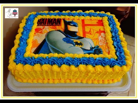 Bolo de Aniversário Infantil Batman com chantilly amarelo e azul