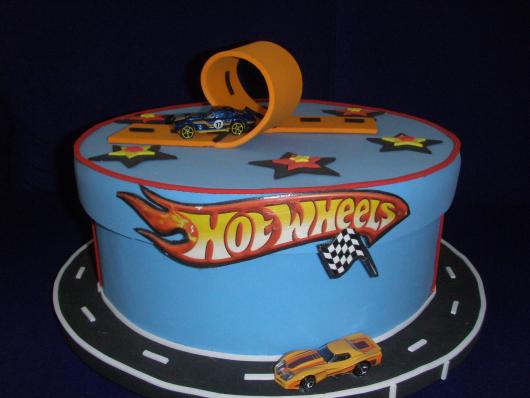 Bolo Hot Wheels: ideias fabulosas para decoração de aniversário