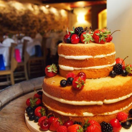 Os naked cakes são os melhores tipos de bolo para festas rústicas