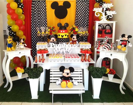 Decoração Provençal tema Mickey com com ursinhos de pelúcia
