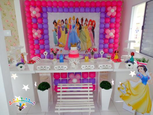 Decoração Provençal tema Princesas com bexigas rosas