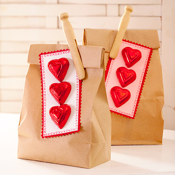 Lembrancinha Dia dos Namorados com papel saco de papel personalizado para embrulho