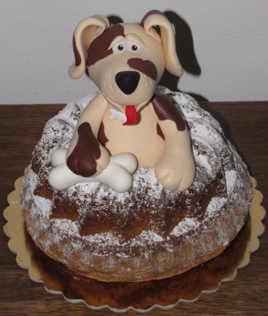 Aniversário de Cachorro bolo com cachorro personalizado no topo