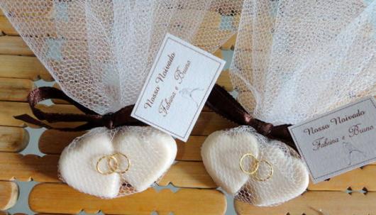 Lembrancinhas baratas para casamento sabonete