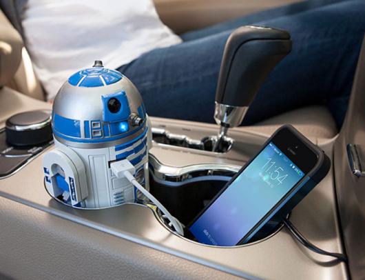 Esse carregador portátil para smartphone em formato de robô do Star Wars faz o maior sucesso