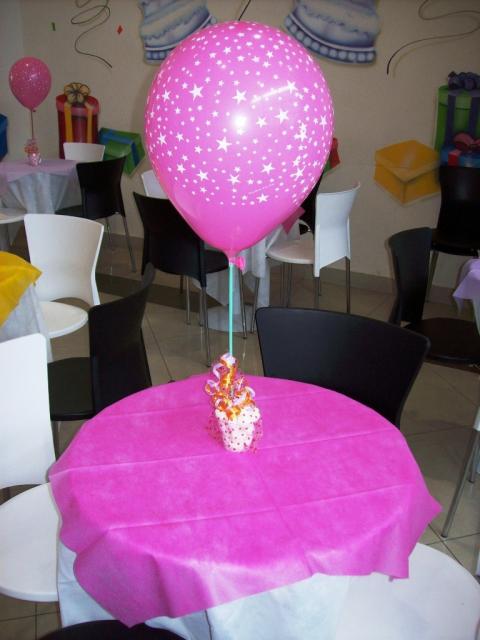 Toalha de mesa para festa de TNT rosa e branca