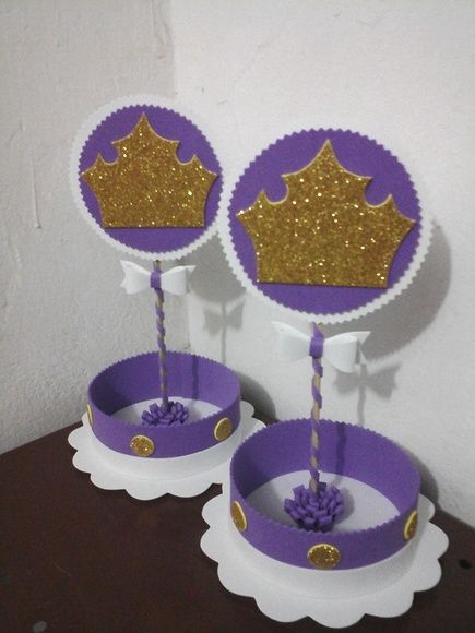 Enfeite de Mesa com coroa dourada para Festa Princesa Sofia