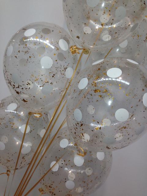 decoração dos balões transparentes