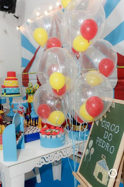 Ideia super criativa para decorar festas com balões duplos