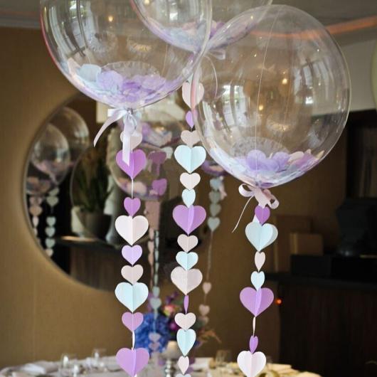 Balão transparente romântico com corações