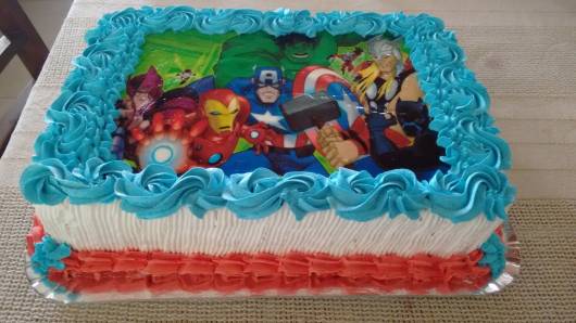 O bolo dos Vingadores e de outros heróis não pode faltar!