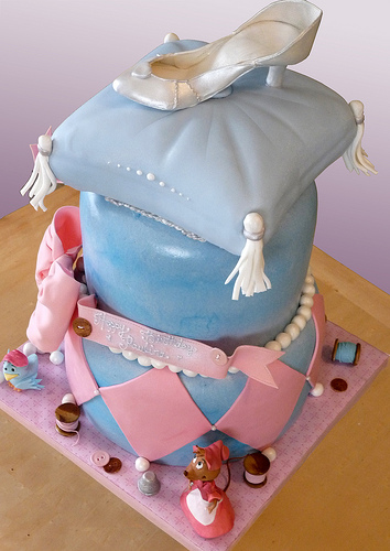 bolo cinderela azul e rosa