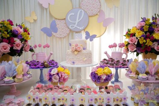 Decoração de festa infantil Jardim Encantado com regador