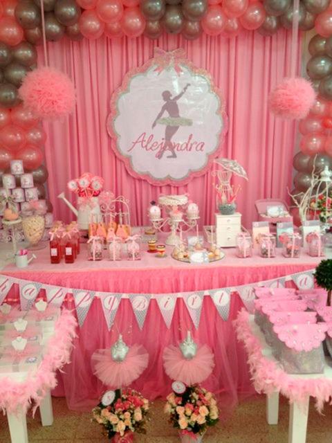 Decoração de festa infantil Bailarina com cortina rosa