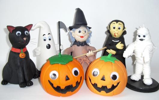 Enfeites de Halloween de biscuit: abóbora, bruxa e múmia