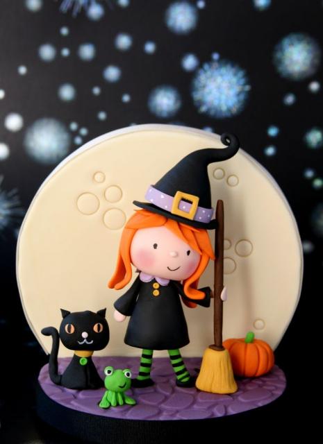 Enfeites de Halloween de biscuit: bruxa com gatinho