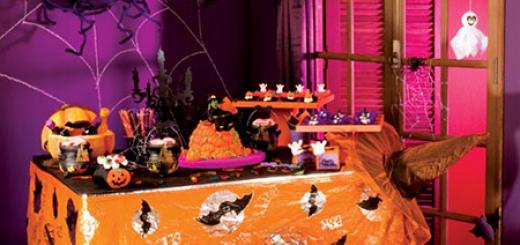 Festa de Halloween decoração com toalha de mesa laranja personalizada