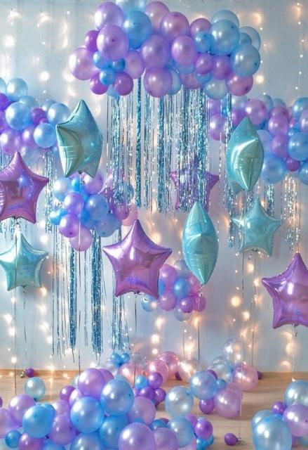 Balão de gás hélio em tons de lilás e azul para decoração do Fundo do Mar 